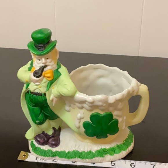 Vintage Holland Floral Ceramic Leprechaun with Beer Mug Figural Planter 1991 - Picture 7 of 7